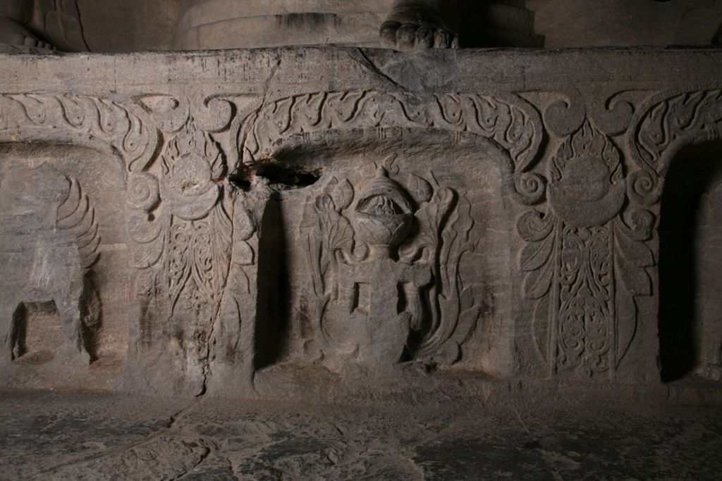 Miniature of Northern Xiangtangshan, North Cave, altar base, north