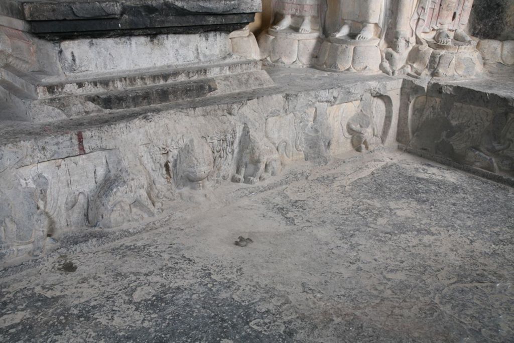 Miniature of Northern Xiangtangshan, South Cave, east wall